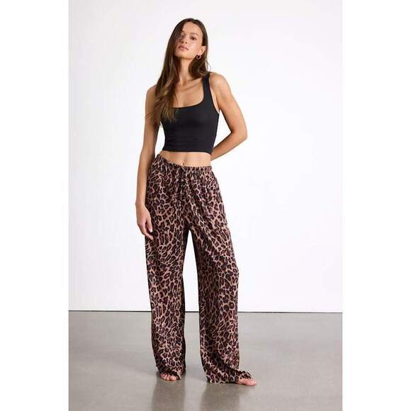 Lulus Pants - 🌟NWT🌟Lulus Kashley Brown Leopard Print Mid-rise Wide-leg Pants - Size M